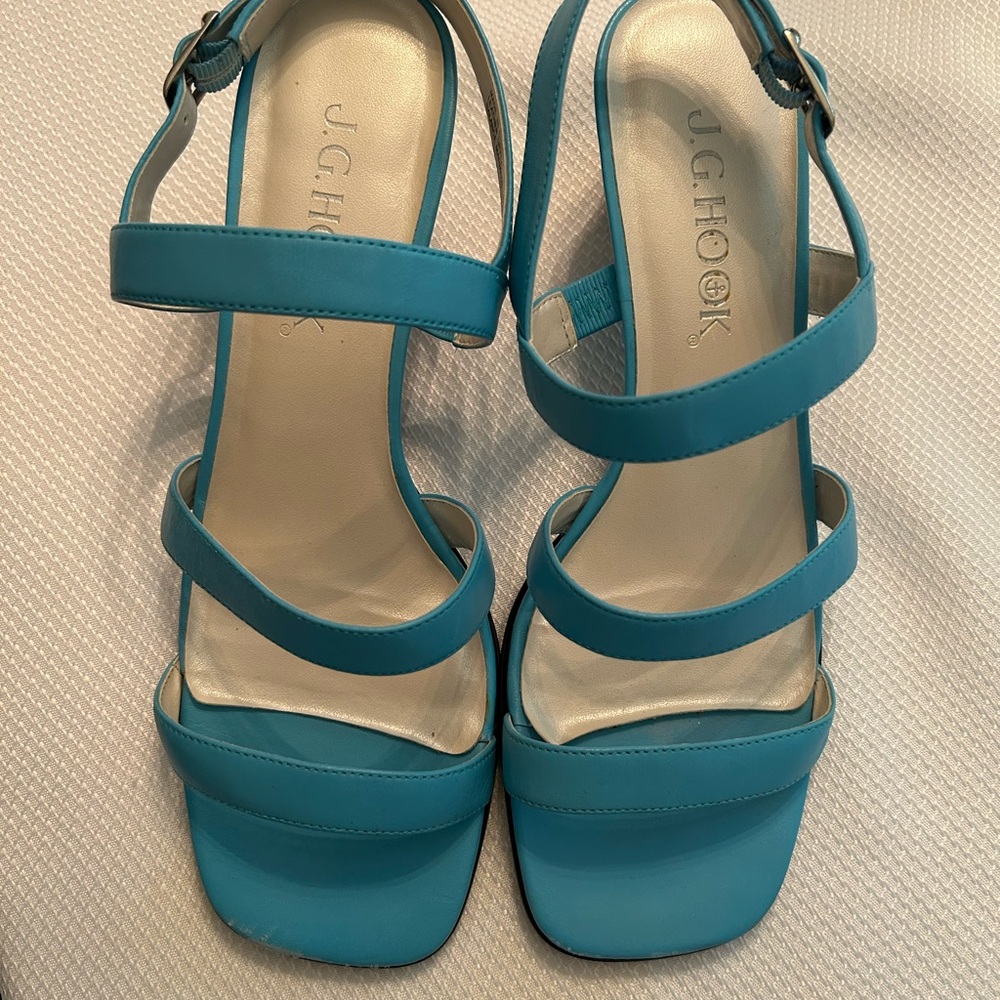 Elegant Blue Heels with Minimalist Straps